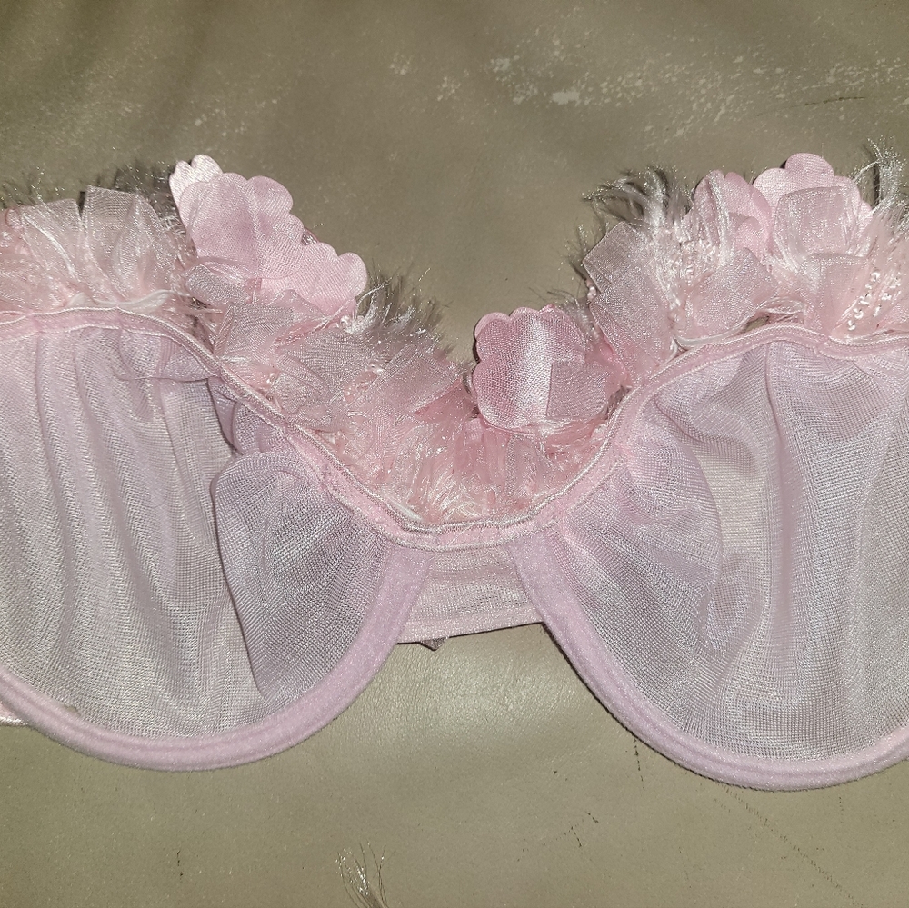 New With Defects Dreamgirl Rose Trimmed Underwire Bra and Ruffled Thong Size Sm - Picture 10 of 12